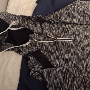 Small avalanche hoddie